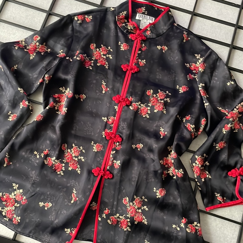 Robbie Bee Petites. 100% Silk Top